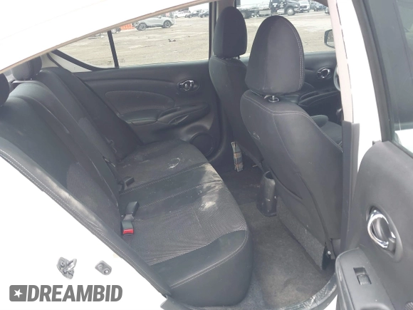 2019 Nissan Versa SV z VIN 3N1CN7AP3KL845999, wystawiony jako IAAI lot #41488079 z przebiegiem 120 491 mil mil oraz . Historia ofert i sprzedaży dostępna na DreamBid. Obrazek 8.