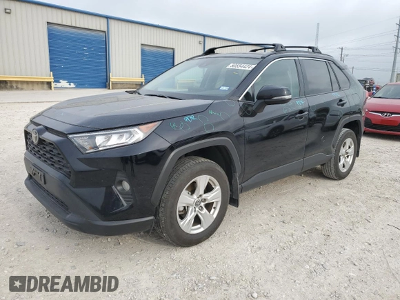2021 Toyota RAV4 XLE with VIN 2T3W1RFV9MC164185, listed as a Copart auction lot 50554424 with 44,294 mi miles and Clean Title. Bid and sale history available at carsss.com. Image 1.