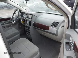2010 Chrysler Town & Country Touring with VIN 2A4RR5D19AR441155, listed as a IAAI auction lot 41848553 with 197,088 mi miles. Bid and sale history available at carsss.com. Image 5.