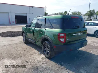 2024 Ford Bronco Sport Big Bend z VIN 3FMCR9B60RRE84253, wystawiony jako IAAI lot #42379244 z przebiegiem 3 587 mil mil oraz . Historia ofert i sprzedaży dostępna na DreamBid. Obrazek 3.