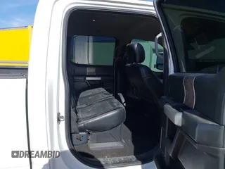 2019 Ford F-250 XL z VIN 1FT7W2BT0KED54168, wystawiony jako IAAI lot #42072597 z przebiegiem 303 604 mil mil oraz . Historia ofert i sprzedaży dostępna na DreamBid. Obrazek 8.