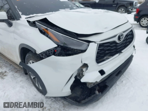 2024 Toyota Highlander LE with VIN 5TDKDRAH8RS537537, listed as a IAAI auction lot 41312425 with 194,008 mi miles and . Bid and sale history available at DreamBid. Image 6.