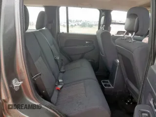 2012 Jeep Liberty Sport z VIN 1C4PJLAK0CW165917, wystawiony jako Copart lot #58776035 z przebiegiem 174 814 mil mil oraz Szkoda całkowita • Salvage title. Historia ofert i sprzedaży dostępna na DreamBid. Obrazek 11.