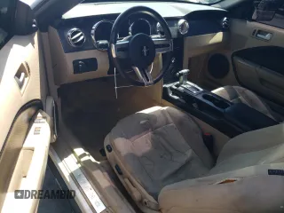 2006 Ford Mustang Standard z VIN 1ZVHT84N665237941, wystawiony jako Copart lot #55253585 z przebiegiem 171 923 mil mil oraz Szkoda całkowita • Salvage title. Historia ofert i sprzedaży dostępna na DreamBid. Obrazek 8.