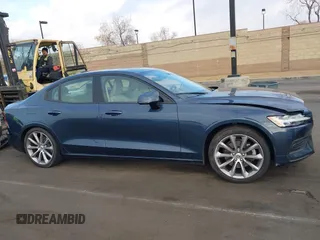 2019 Volvo S60 Momentum with VIN 7JR102FK6KG011458, listed as a IAAI auction lot 41515206 with 42,848 mi miles. Bid and sale history available at carsss.com. Image 14.