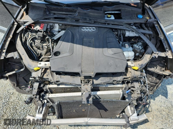 2018 Audi Q7 Premium Plus with VIN WA1LHAF71JD018852, listed as a Copart auction lot 60779375 with 84,760 mi miles and Salvage title. Bid and sale history available at DreamBid. Image 12.