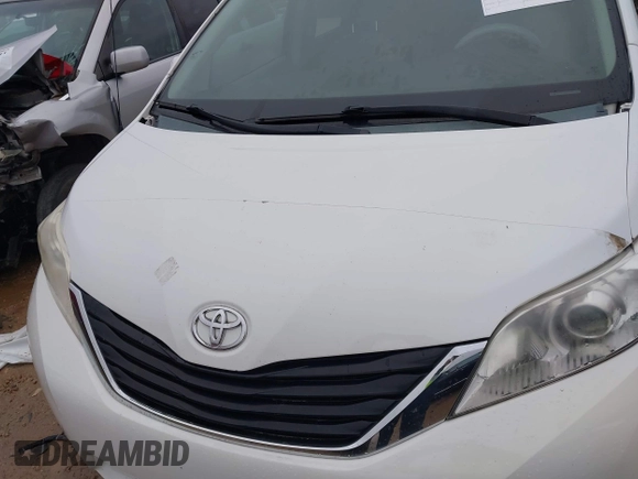 2012 Toyota Sienna LE with VIN 5TDJK3DC3CS048579, listed as a IAAI auction lot 41055074 with 202,791 mi miles. Bid and sale history available at carsss.com. Image 17.