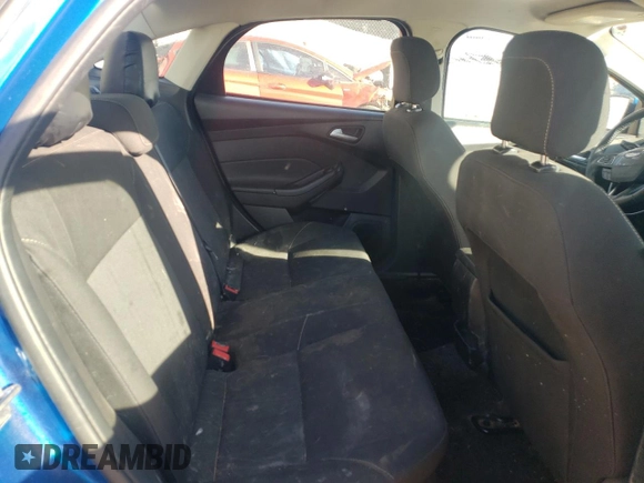 2018 Ford Focus SE z VIN 1FADP3F2XJL327387, wystawiony jako Copart lot #46927835 z przebiegiem 61 707 mil mil oraz Szkoda całkowita • Salvage title. Historia ofert i sprzedaży dostępna na DreamBid. Obrazek 11.