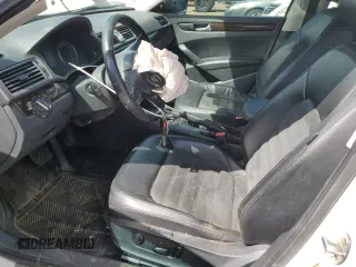 2015 Volkswagen Passat SEL Premium z VIN 1VWCV7A37FC072477, wystawiony jako Copart lot #53499125 z przebiegiem 126 207 mil mil oraz Szkoda całkowita • Salvage title. Historia ofert i sprzedaży dostępna na DreamBid. Obrazek 7.