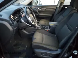 2020 Nissan Rogue SV z VIN JN8AT2MT0LW039933, wystawiony jako Copart lot #82668114 z przebiegiem 95 845 mil mil oraz Szkoda całkowita • Salvage title. Historia ofert i sprzedaży dostępna na DreamBid. Obrazek 7.