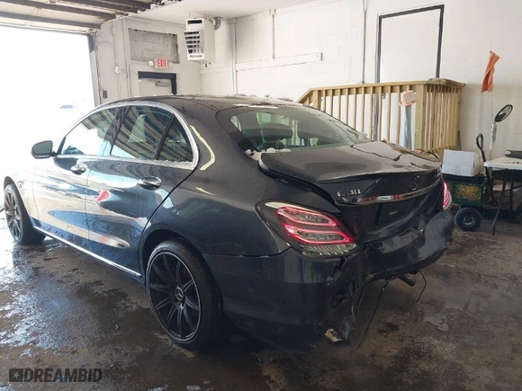 2015 Mercedes-Benz C-Class C 300 Luxury with VIN 55SWF4KBXFU066756, listed as a IAAI auction lot 41297395 with 104,298 mi miles. Bid and sale history available at carsss.com. Image 3.