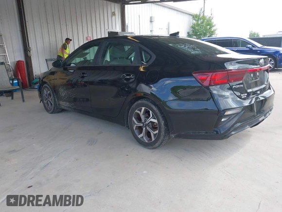 2020 Kia Forte LXS with VIN 3KPF24AD5LE141476, listed as a IAAI auction lot 42118736 with 138,959 mi miles. Bid and sale history available at carsss.com. Image 3.