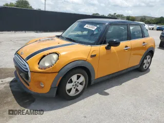 2015 MINI Hardtop 4 Door with VIN WMWXS5C57FT827513, listed as a Copart auction lot 64203085 with 95,595 mi miles and Non repairable. Bid and sale history available at DreamBid. Image 1.