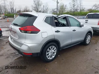2018 Nissan Rogue SV with VIN KNMAT2MV2JP545414, listed as a IAAI auction lot 41964775 with 172,449 mi miles. Bid and sale history available at carsss.com. Image 4.