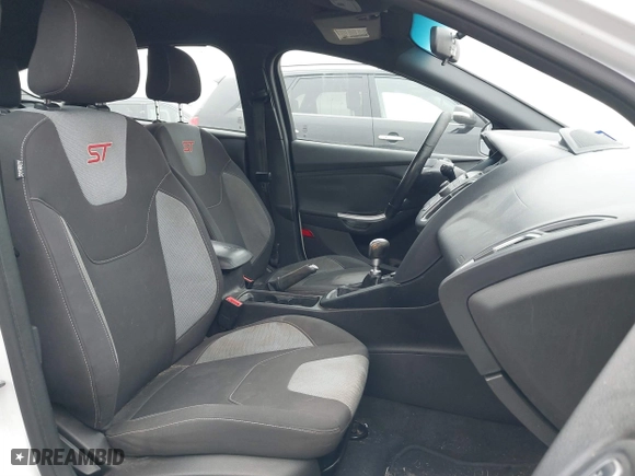 2015 Ford Focus ST with VIN 1FADP3L91FL268867, listed as a IAAI auction lot 41583424 with 169,426 mi miles. Bid and sale history available at carsss.com. Image 5.