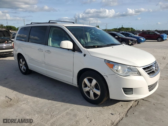 2011 Volkswagen Routan SE with VIN 2V4RW3DG0BR691768, listed as a Copart auction lot 75745714 with 137,846 mi miles and Clean Title. Bid and sale history available at carsss.com. Image 4.