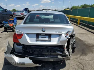 2006 BMW 3 Series 330i z VIN WBAVB33576AZ85325, wystawiony jako Copart lot #56681815 z przebiegiem Nie podano mil oraz Szkoda całkowita • Salvage title. Historia ofert i sprzedaży dostępna na DreamBid. Obrazek 6.