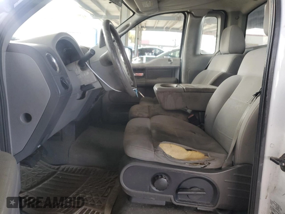 2004 Ford F-150 XL with VIN 1FTPF12524NC34533, listed as a Copart auction lot 47383525 with 213,179 mi miles and Clean title. Bid and sale history available at DreamBid. Image 7.