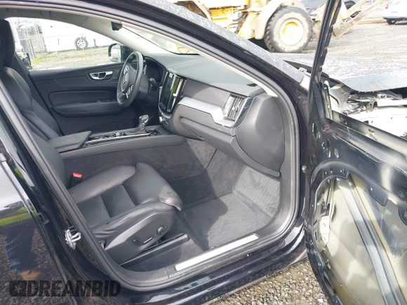 2019 Volvo XC60 Momentum with VIN YV4A22RK1K1379891, listed as a IAAI auction lot 41981506 with 53,594 mi miles and . Bid and sale history available at DreamBid. Image 5.