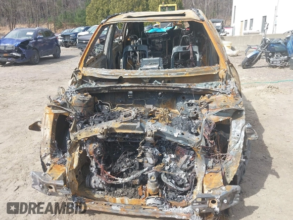 2022 Toyota RAV4 XLE Premium z VIN 2T3A1RFV0NW263679, wystawiony jako IAAI lot #41829694 z przebiegiem Nie podano mil oraz . Historia ofert i sprzedaży dostępna na DreamBid. Obrazek 6.