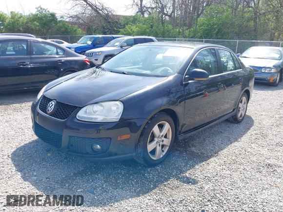 2009 Volkswagen Jetta Sedan SE with VIN 3VWRM71K79M131020, listed as a IAAI auction lot 42096465 with 316,631 mi miles. Bid and sale history available at carsss.com. Image 2.