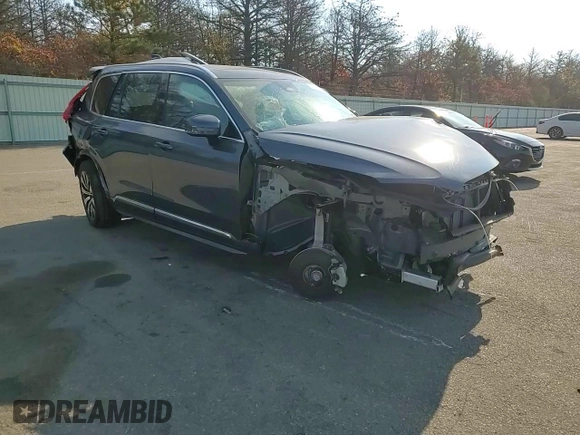 2024 Volvo XC90 Core Bright Theme with VIN YV4L12PK8R1185755, listed as a Copart auction lot 78239984 with 4,946 mi miles and Salvage Title. Bid and sale history available at carsss.com. Image 11.