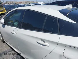 2017 Toyota Prius Plus z VIN JTDKARFP5H3052149, wystawiony jako IAAI lot #41803408 z przebiegiem Nie podano mil oraz . Historia ofert i sprzedaży dostępna na DreamBid. Obrazek 13.