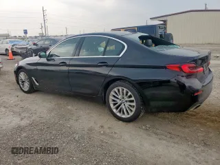 2021 BMW 5 Series 530i z VIN WBA53BH00MCF87964, wystawiony jako Copart lot #55926825 z przebiegiem 88 880 mil mil oraz Czysty tytuł • Clean title. Historia ofert i sprzedaży dostępna na DreamBid. Obrazek 2.