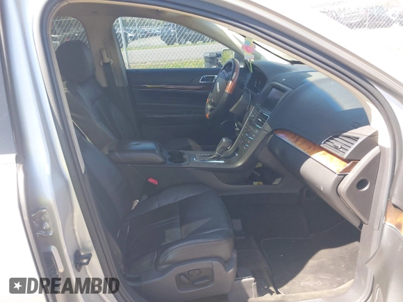 2015 Lincoln MKT EcoBoost with VIN 2LMHJ5AT4FBL00959, listed as a IAAI auction lot 41991763 with 159,687 mi miles and . Bid and sale history available at DreamBid. Image 5.