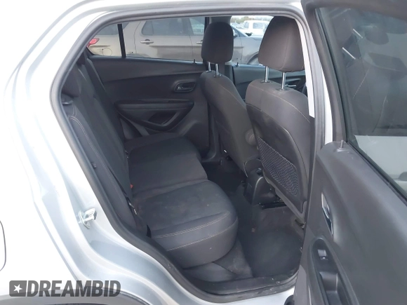 2020 Chevrolet Trax LS with VIN 3GNCJKSB0LL317926, listed as a IAAI auction lot 41802701 with 58,569 mi miles. Bid and sale history available at carsss.com. Image 8.