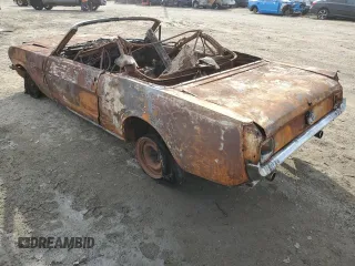 1966 Ford Mustang z VIN 6F08C385335, wystawiony jako Copart lot #42833715 z przebiegiem Nie podano mil oraz Nie do naprawy • Non repairable. Historia ofert i sprzedaży dostępna na DreamBid. Obrazek 2.