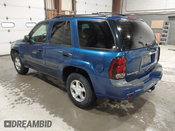 2005 Chevrolet TrailBlazer LT with VIN 1GNDT13S452336684, listed as a IAAI auction lot 42201460 with 139,327 mi miles and . Bid and sale history available at DreamBid. Image 3.