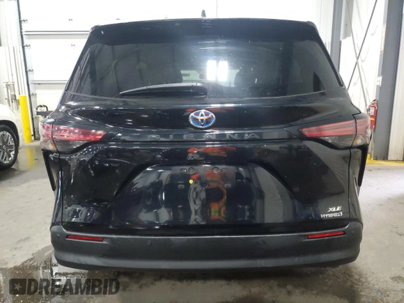 2021 Toyota Sienna XLE z VIN 5TDYRKECXMS024686, wystawiony jako Copart lot #56990895 z przebiegiem 37 744 mil mil oraz Szkoda całkowita • Salvage title. Historia ofert i sprzedaży dostępna na DreamBid. Obrazek 6.