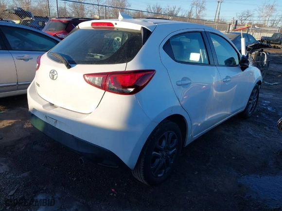 2020 Toyota Yaris Hatchback LE with VIN 3MYDLBJV8LY702707, listed as a IAAI auction lot 41428381 with NaN miles. Bid and sale history available at carsss.com. Image 4.