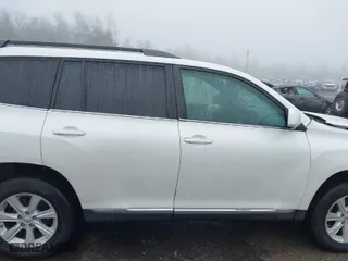 2012 Toyota Highlander with VIN 5TDBK3EH2CS117745, listed as a IAAI auction lot 41912110 with 216,449 mi miles. Bid and sale history available at carsss.com. Image 14.