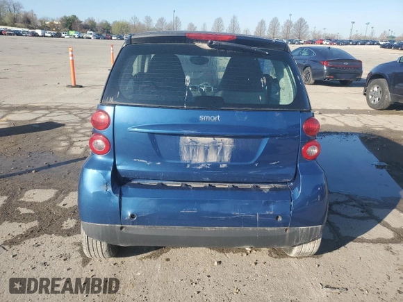 2010 Smart fortwo Pure z VIN WMEEJ3BA8AK361154, wystawiony jako Copart lot #50492125 z przebiegiem 101 864 mil mil oraz Szkoda całkowita • Salvage title. Historia ofert i sprzedaży dostępna na DreamBid. Obrazek 6.