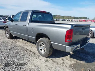 2006 Dodge 1500 SLT z VIN 1D7HA18N16S602186, wystawiony jako IAAI lot #41892623 z przebiegiem 287 804 mil mil oraz . Historia ofert i sprzedaży dostępna na DreamBid. Obrazek 3.