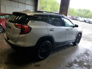 2021 GMC Terrain SLE z VIN 3GKALTEV5ML400876, wystawiony jako Copart lot #55982815 z przebiegiem 38 993 mil mil oraz Szkoda całkowita • Salvage title. Historia ofert i sprzedaży dostępna na DreamBid. Obrazek 3.