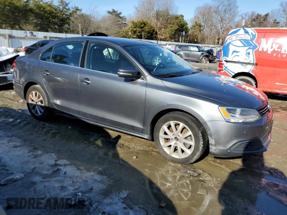 2014 Volkswagen Jetta Sedan SE with VIN 3VWD17AJ7EM256152, listed as a Copart auction lot 88283775 with 105,702 mi miles and Clean Title. Bid and sale history available at carsss.com. Image 4.