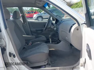 2002 Hyundai Accent GL with VIN KMHCG45C92U347708, listed as a IAAI auction lot 42137086 with 73,271 mi miles. Bid and sale history available at carsss.com. Image 5.