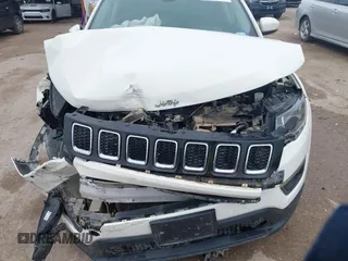 2020 Jeep Compass Altitude z VIN 3C4NJCBB9LT108501, wystawiony jako IAAI lot #41700451 z przebiegiem 66 395 mil mil oraz . Historia ofert i sprzedaży dostępna na DreamBid. Obrazek 6.