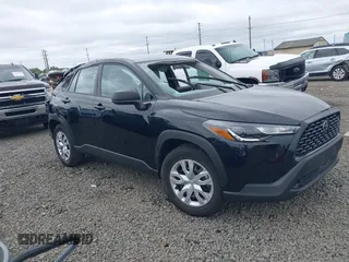 2023 Toyota Corolla Cross L с VIN 7MUAAABG3PV049367, выставлен на аукционе IAAI как лот 42370328 с пробегом 15 207 миль миль и . История ставок и продаж доступна на DreamBid. Изображение 1.