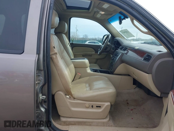 2012 GMC Yukon XL SLT with VIN 1GKS2KE78CR177257, listed as a IAAI auction lot 41488033 with 254,663 mi miles. Bid and sale history available at carsss.com. Image 5.