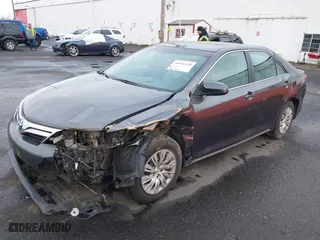 2013 Toyota Camry Hybrid LE with VIN 4T1BD1FK5DU083849, listed as a IAAI auction lot 40916318 with 204,058 mi miles. Bid and sale history available at carsss.com. Image 18.