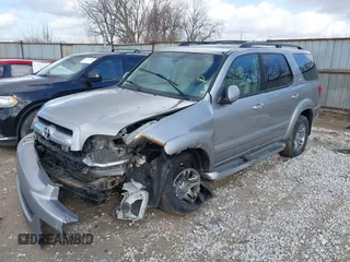 2005 Toyota Sequoia SR5 with VIN 5TDBT44A85S251105, listed as a IAAI auction lot 41728425 with 305,872 mi miles and . Bid and sale history available at DreamBid. Image 2.