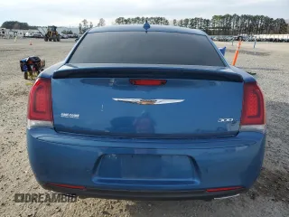 2020 Chrysler 300 S z VIN 2C3CCABT3LH222084, wystawiony jako Copart lot #85189304 z przebiegiem Nie podano mil oraz Szkody całkowita. Historia ofert i sprzedaży dostępna na DreamBid. Obrazek 6.
