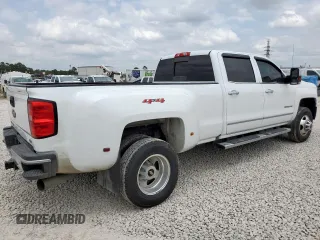 2019 Chevrolet Silverado 3500HD LTZ z VIN 1GC4KXEYXKF162334, wystawiony jako Copart lot #57186785 z przebiegiem 129 564 mil mil oraz Szkoda całkowita • Salvage title. Historia ofert i sprzedaży dostępna na DreamBid. Obrazek 3.