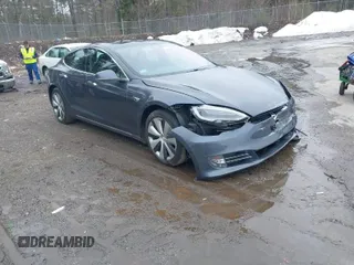 2020 Tesla Model S Long Range with VIN 5YJSA1E26LF413519, listed as a IAAI auction lot 41742512 with 40,765 mi miles. Bid and sale history available at carsss.com. Image 1.