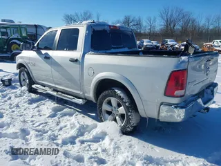 2015 Ram 1500 Big Horn z VIN 1C6RR7LT2FS620252, wystawiony jako IAAI lot #41149484 z przebiegiem 137 784 mil mil oraz . Historia ofert i sprzedaży dostępna na DreamBid. Obrazek 3.