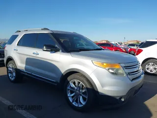 2015 Ford Explorer XLT with VIN 1FM5K7D81FGA27678, listed as a IAAI auction lot 41856729 with 170,635 mi miles and . Bid and sale history available at carsss.com. Image 1.